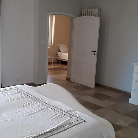La Maison De Chantal Pansiyon *